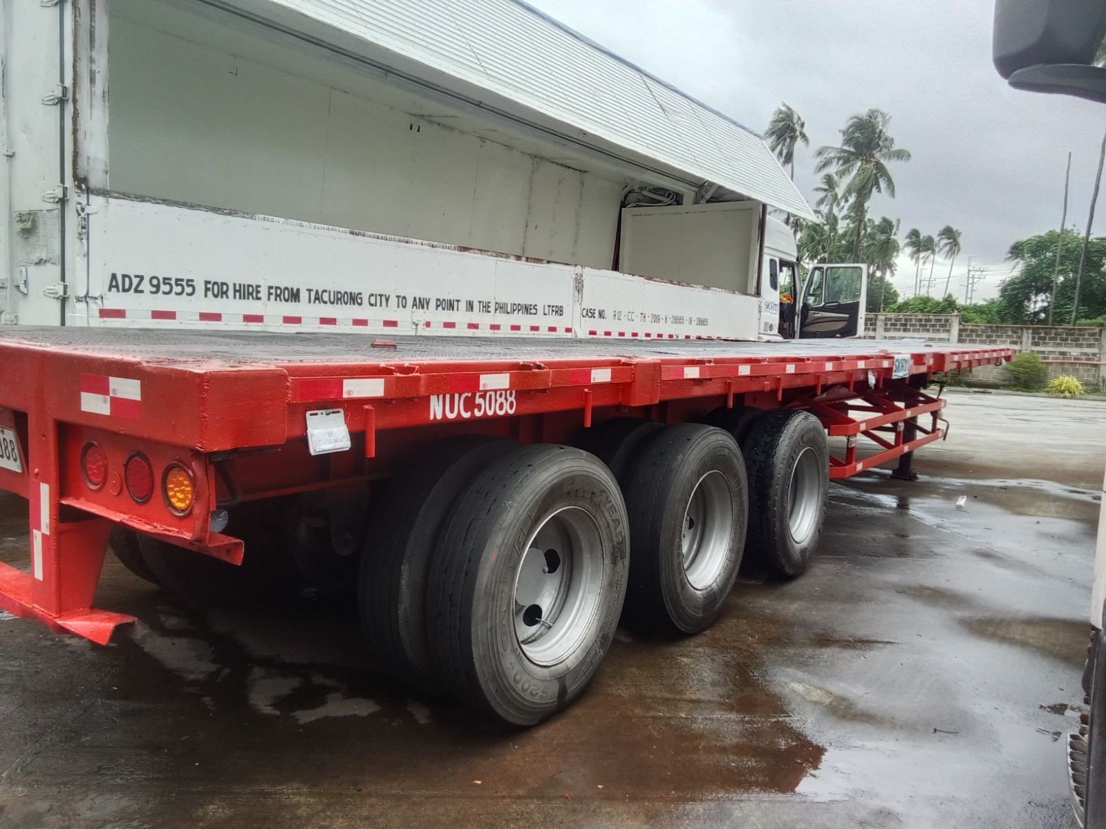 SKMTI Flatbed Truck